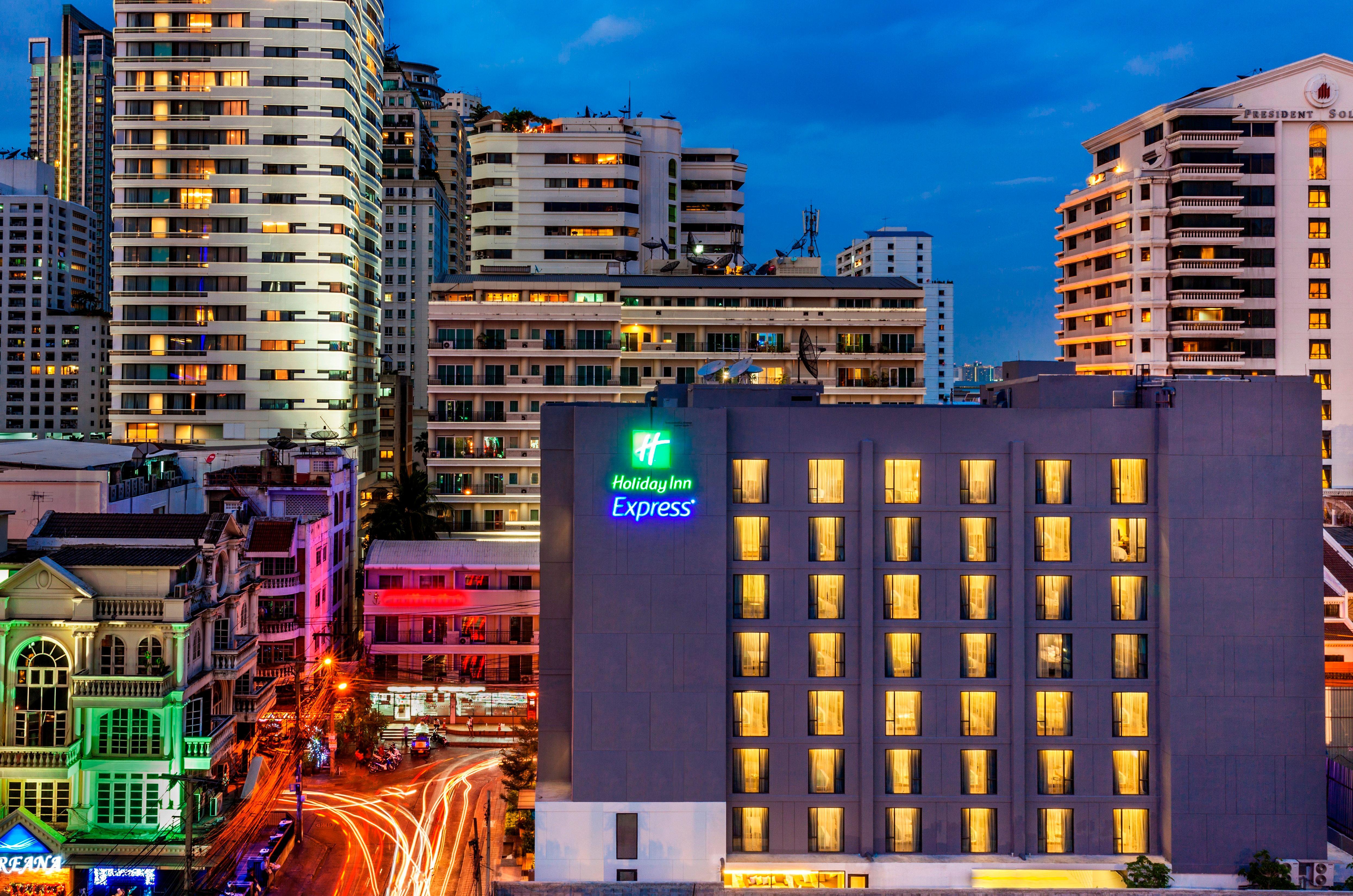 Holiday Inn Express Bangkok Sukhumvit 11, An Ihg Hotel Exteriör bild